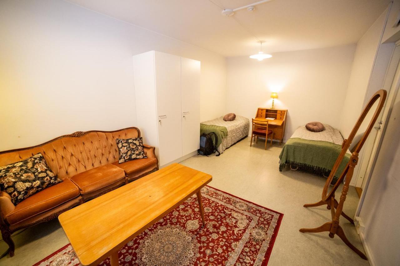 Kulkuri Hostellit Haemeenlinna Екстер'єр фото